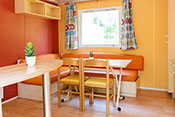 4 persons mobile home's dinning-room