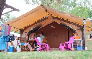 Camping dans le Lot : Lot Evasion entre Quercy et Périgord Location chalet et mobil-home camping dans le Lot