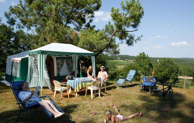 Emplacement au camping Lot Evasion à Puy L'Évêque Emplacement au camping Lot Evasion à Puy L'Évêque