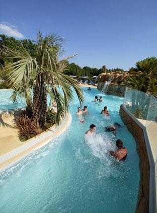 Espace aquatique, piscine au camping Lot Evasion Espace aquatique, piscine au camping Lot Evasion