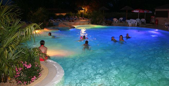 Espace aquatique, piscine au camping Lot Evasion