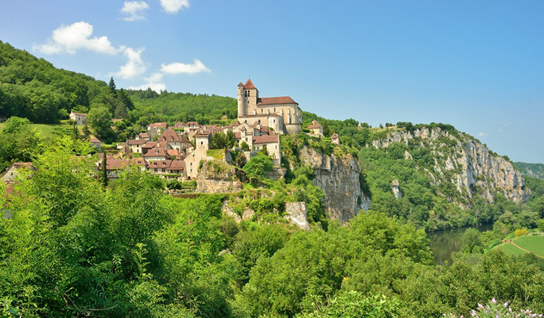Saint Cirq Lapopie, vast site of the Occitanie