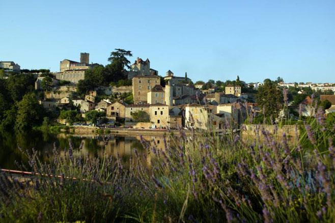 Tussen Quercy en Périgord, camping l’Évasion in Puy-l’Évêque Tussen Quercy en Périgord, camping l’Évasion in Puy-l’Évêque